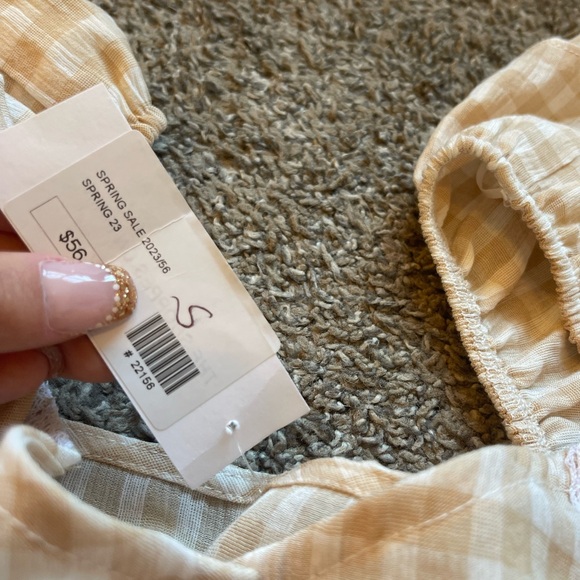 Women’s dress
fall or spring - Picture 4 of 4